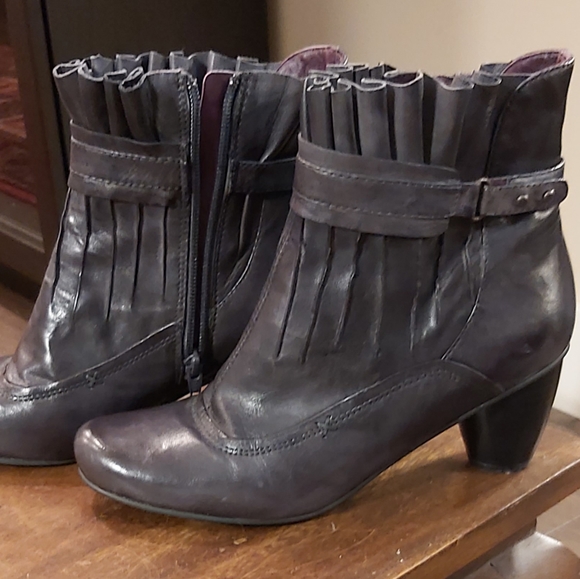 Everybody booties - Picture 1 of 7